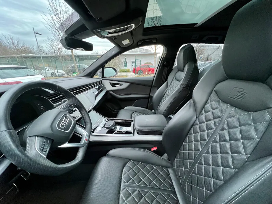 Audi Q7 50TDI 286PS S-Line Matrix Exclusive  Image 2